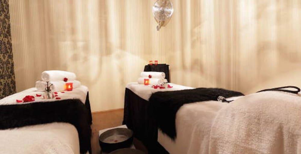 Luxe Spa on Kensington - Massage