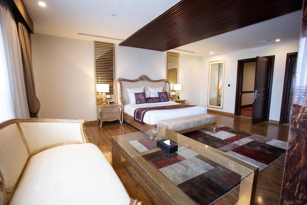 Nine Tree Luxury Hotel & Suites Lahore - Room