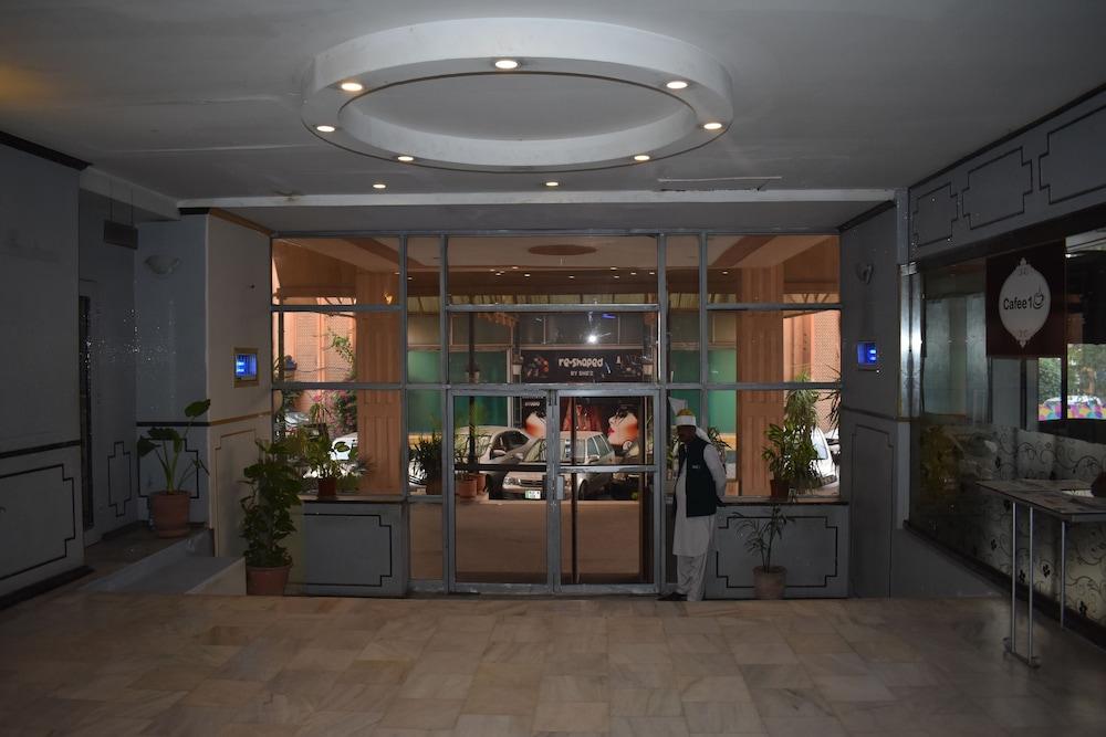 هوتل شاليمار - Interior Entrance