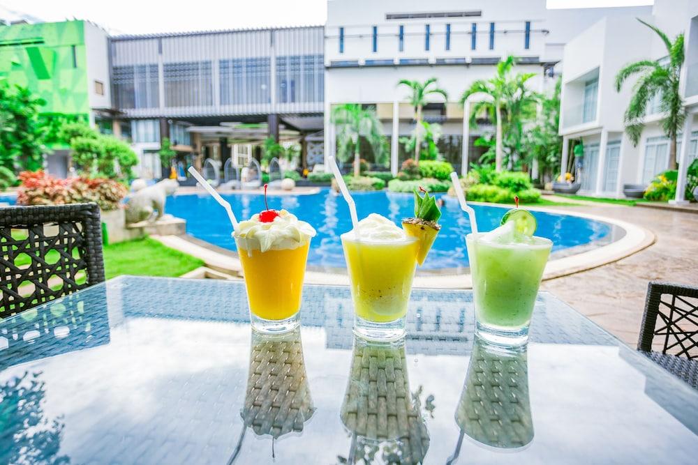Aziza Paradise Hotel - Outdoor Pool