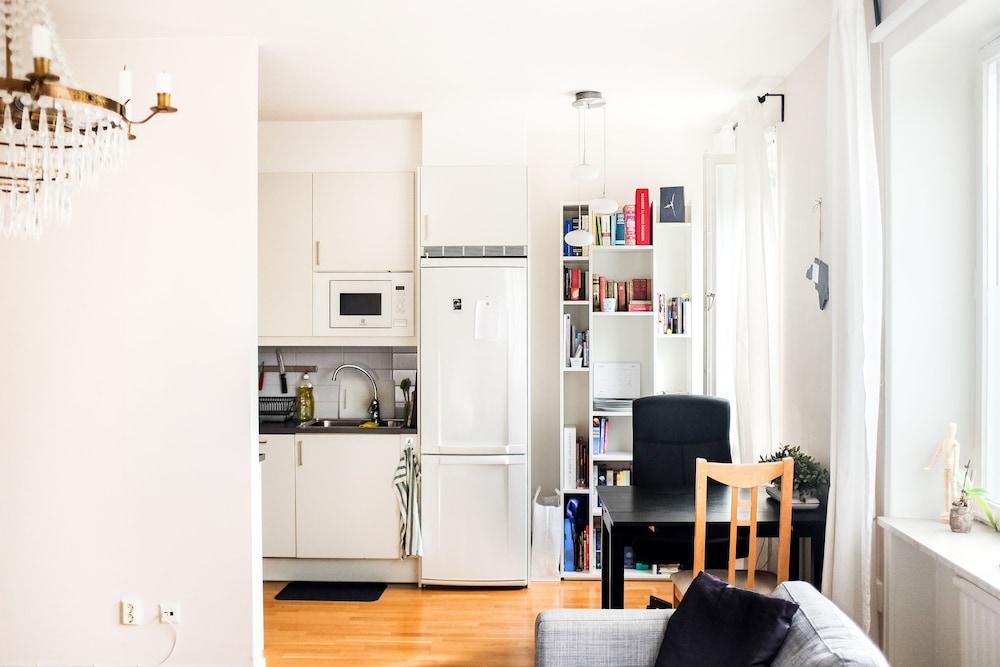 Comfortable Studio Apartment - Midsommarkransen - Private kitchen