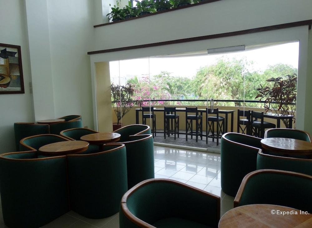 Hotel Fleuris Palawan - Lobby Sitting Area