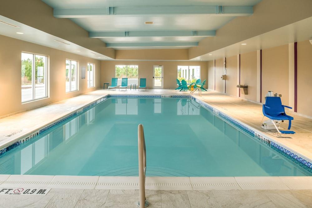 Hilton Garden Inn Brunswick - Indoor Pool