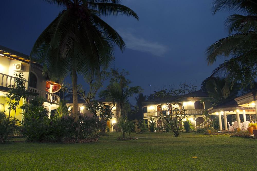 Hotel Bougainvilla - Property Grounds