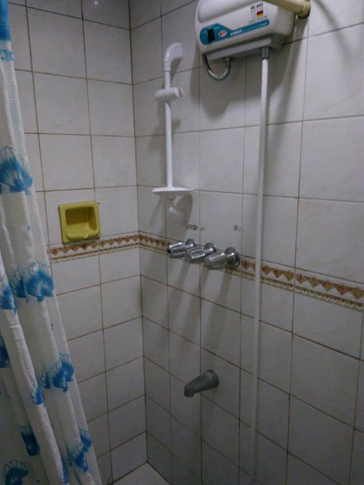 جرين فالي باجيو هوتل آند ريزورت - Bathroom