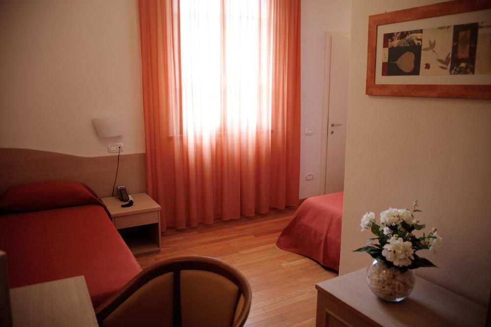 Hotel La Colonna - Room