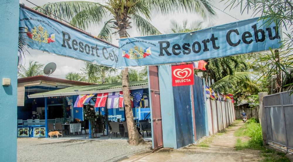 Resort Cebu - Interior Entrance