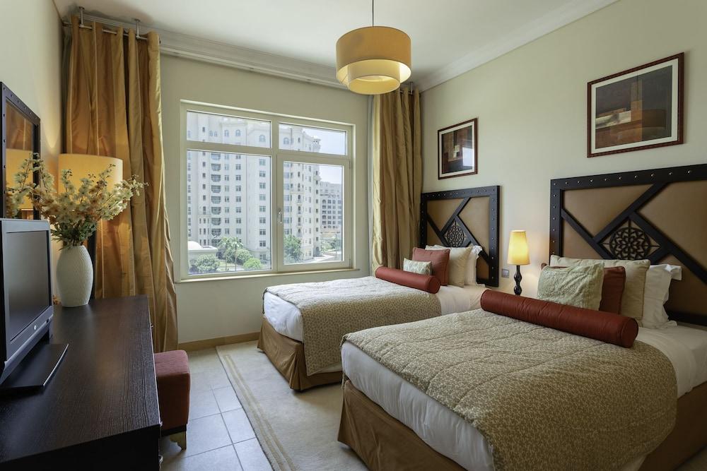 One Perfect Stay - 3BR at Al Haseer - Room
