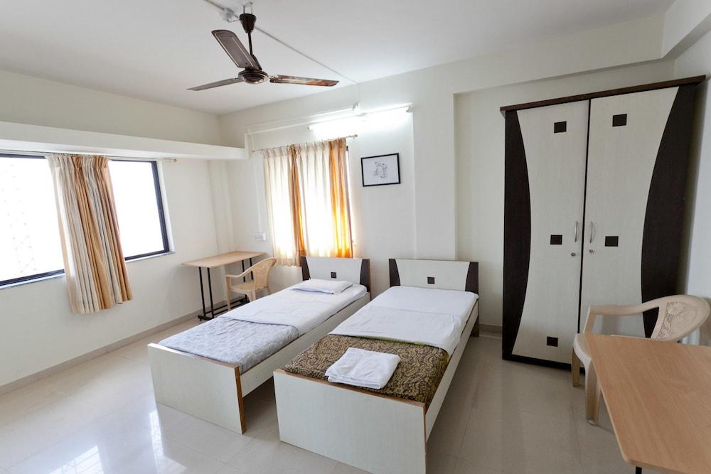 Amigo Serviced Apartments - Chinchwad - Room