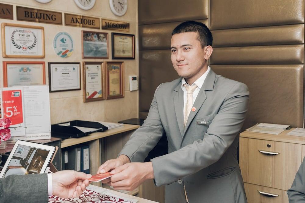 Soluxe Hotel Almaty - Reception