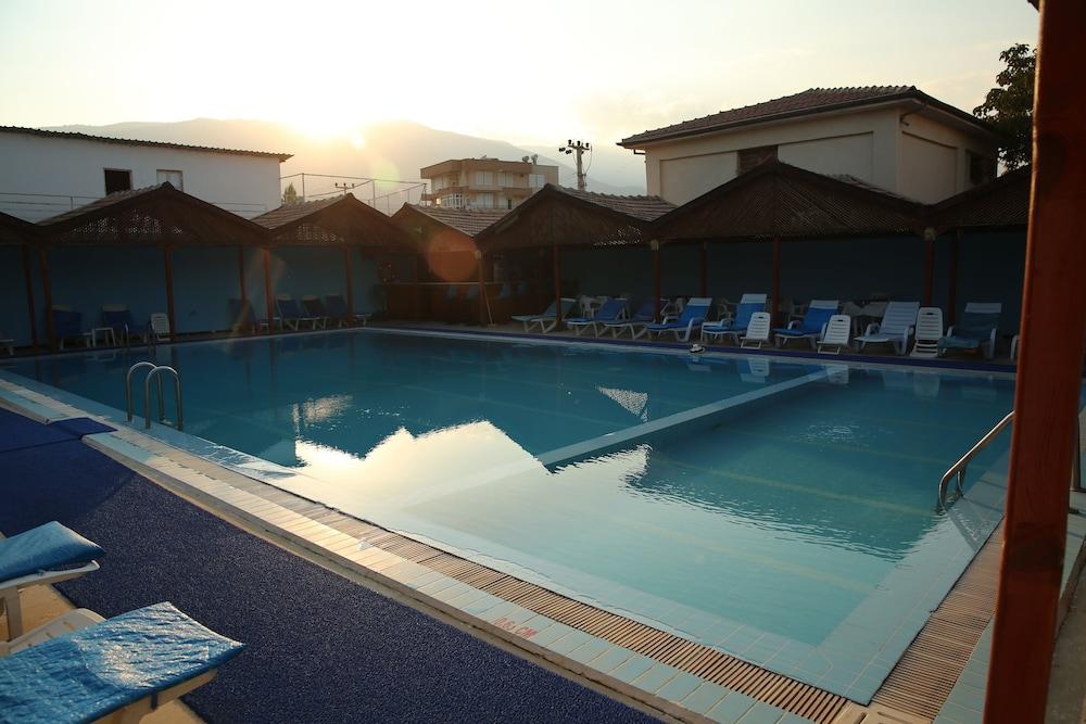 Baba Motel - Outdoor Pool