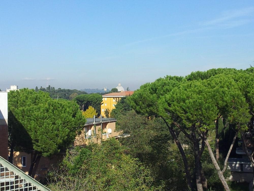 Wonder Attic Over Rome - View from room