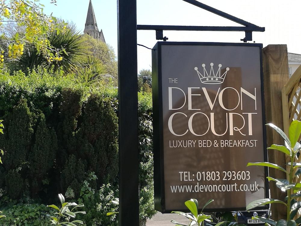 The Devon Court - Property Grounds