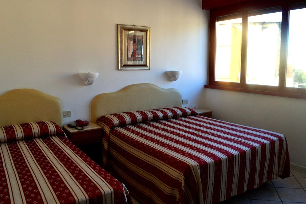 Hotel Malaga - Room