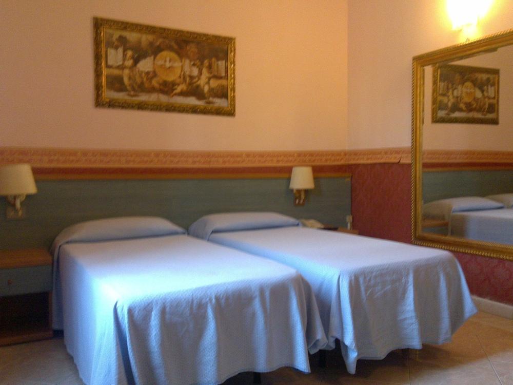 Hotel Lazzari - Room