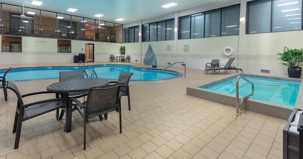 Best Western Wichita North - Indoor Pool