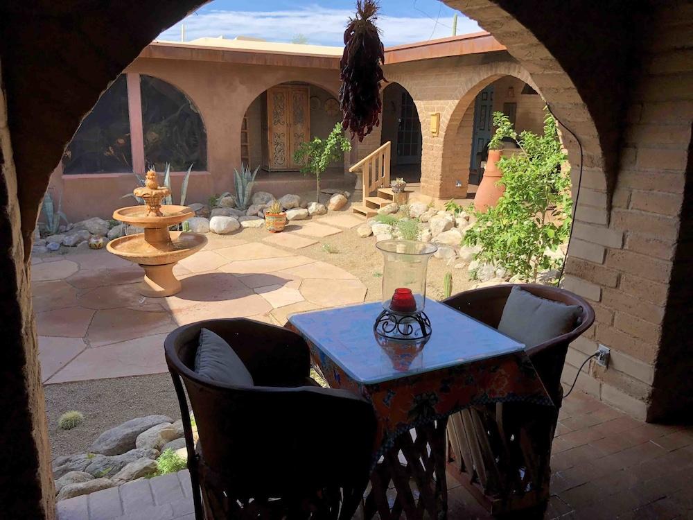 Casa Tierra Adobe Bed & Breakfast Inn - Interior