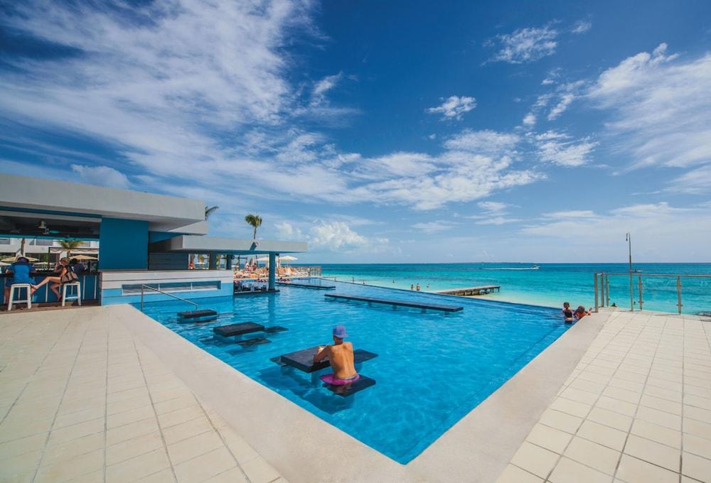Riu Cancun - All Inclusive - Infinity Pool