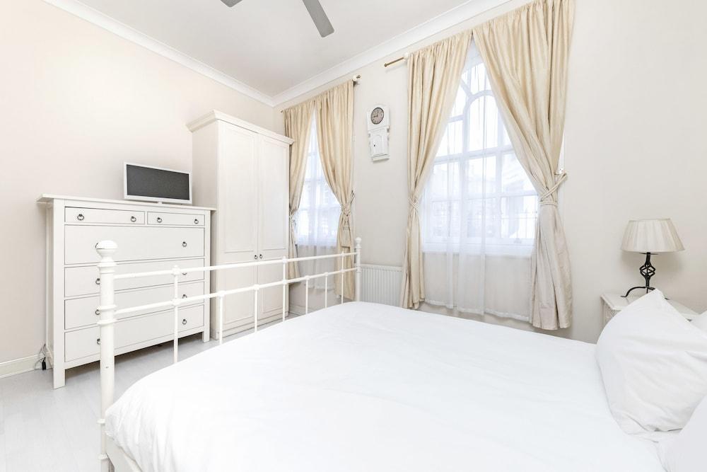 Spacious Apartment in Trendy Islington - Room