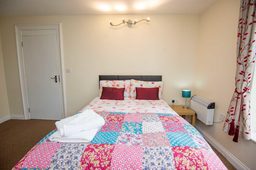Bradford City Apartments Flat 71 - Room