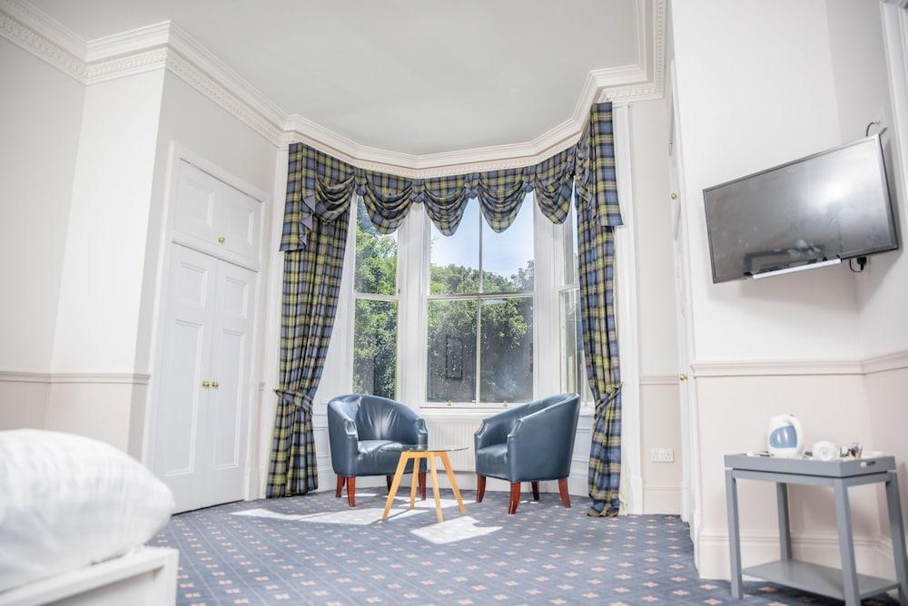 The Woodside Hotel, Aberdour. Exclusive Use - Room