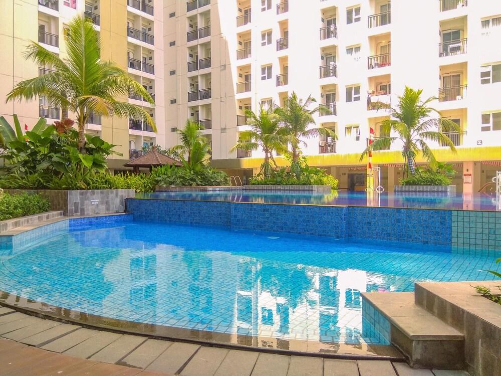 Best and Simply Homey Studio Cinere Resort Apartment - Outdoor Pool