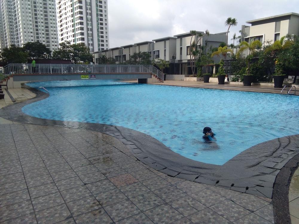 Apartment 1, 2 & 3 Bedrooms Thamrin City - Central Jakarta - Waterslide