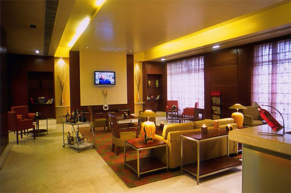 Katriya Hotel & Towers - Lobby Sitting Area