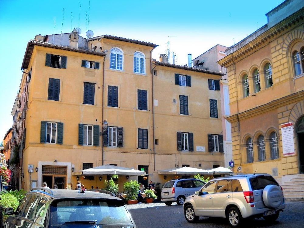 Andreasuite Trastevere - Front of Property