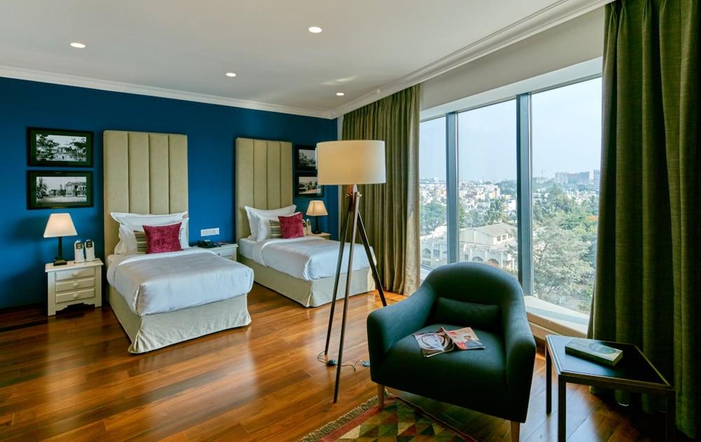 The Waverly Hotel & Residences - Room