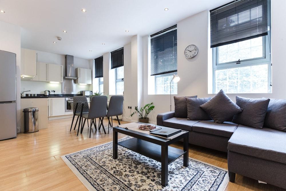 Stay Inn Apartments Aldgate - Featured Image