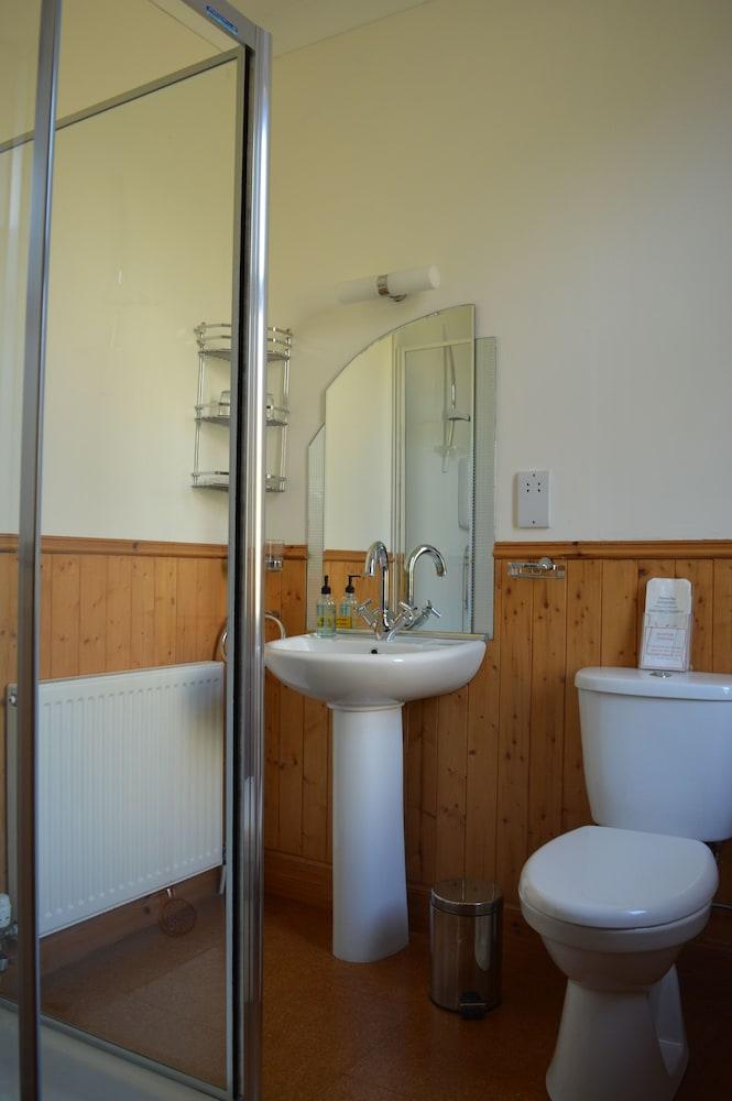 Strathview Lodge - Bathroom