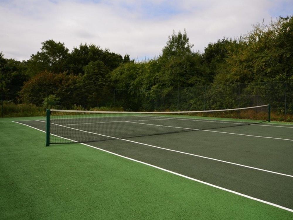 Luxury Cottage With Garden, Hot Tub, Tennis Court - Tennis Court