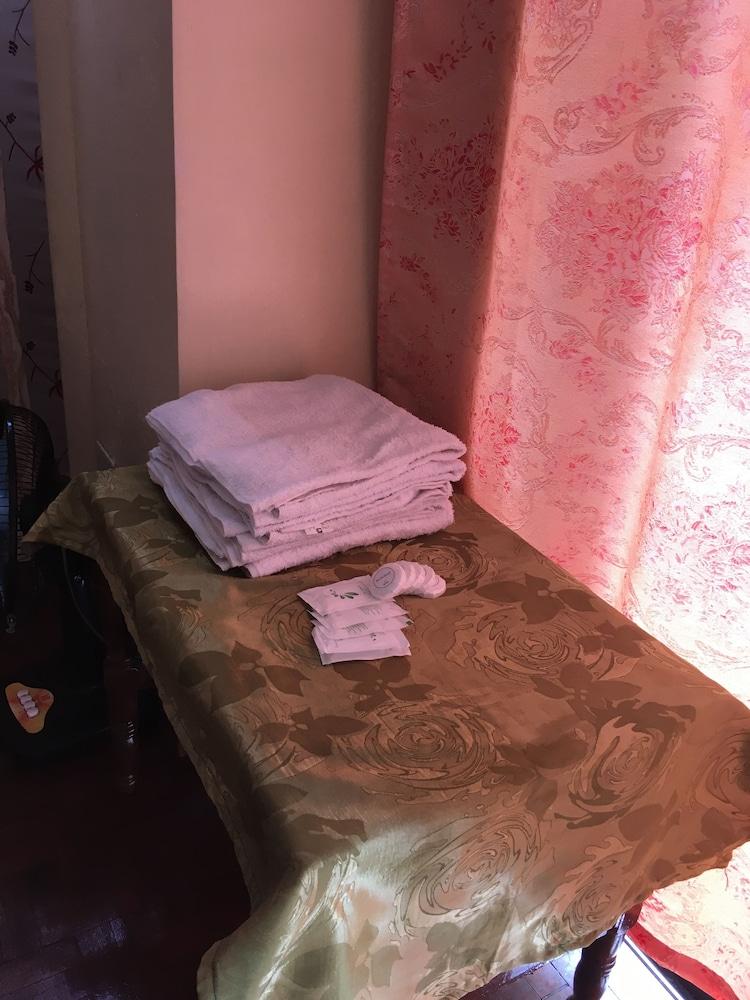 Baguio City Proper Transient Condo - Room