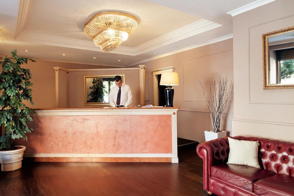 c-hotels Club House Roma - Reception