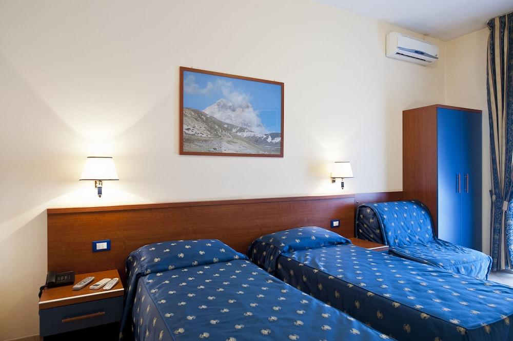 Hotel 4 Pini - Room