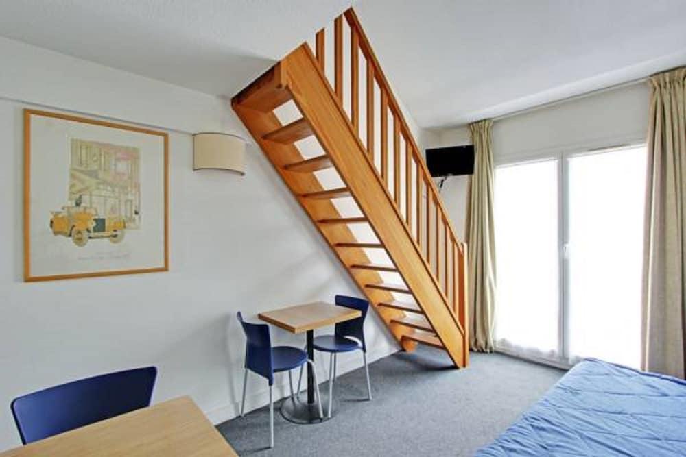 Short Stay Group Residence Les Lilas Serviced Apartments - Room