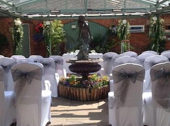 The Mytton & Mermaid Hotel - Outdoor Wedding Area