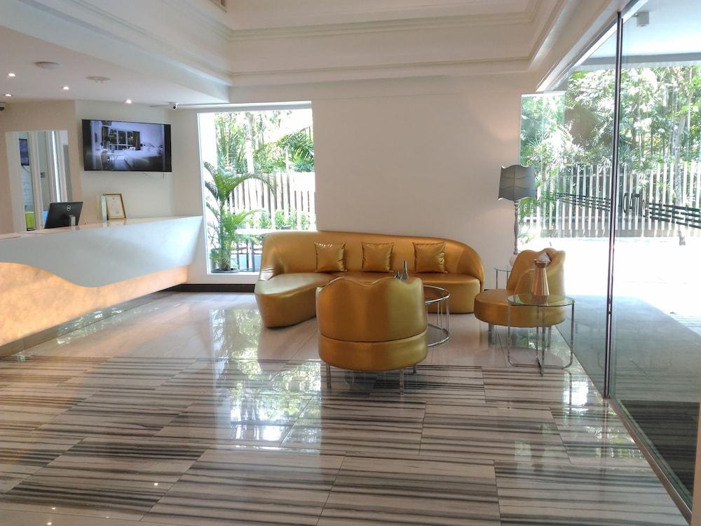 Le Tada Parkview Hotel - Lobby Sitting Area