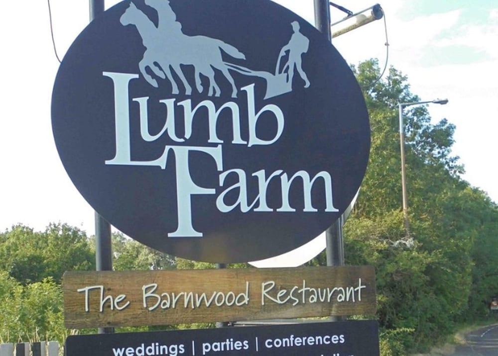 Lumb Farm Country Club - Exterior detail