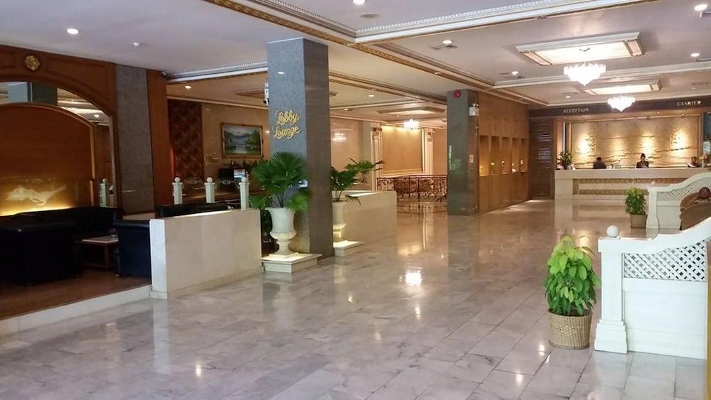 Ariston Hotel - Lobby