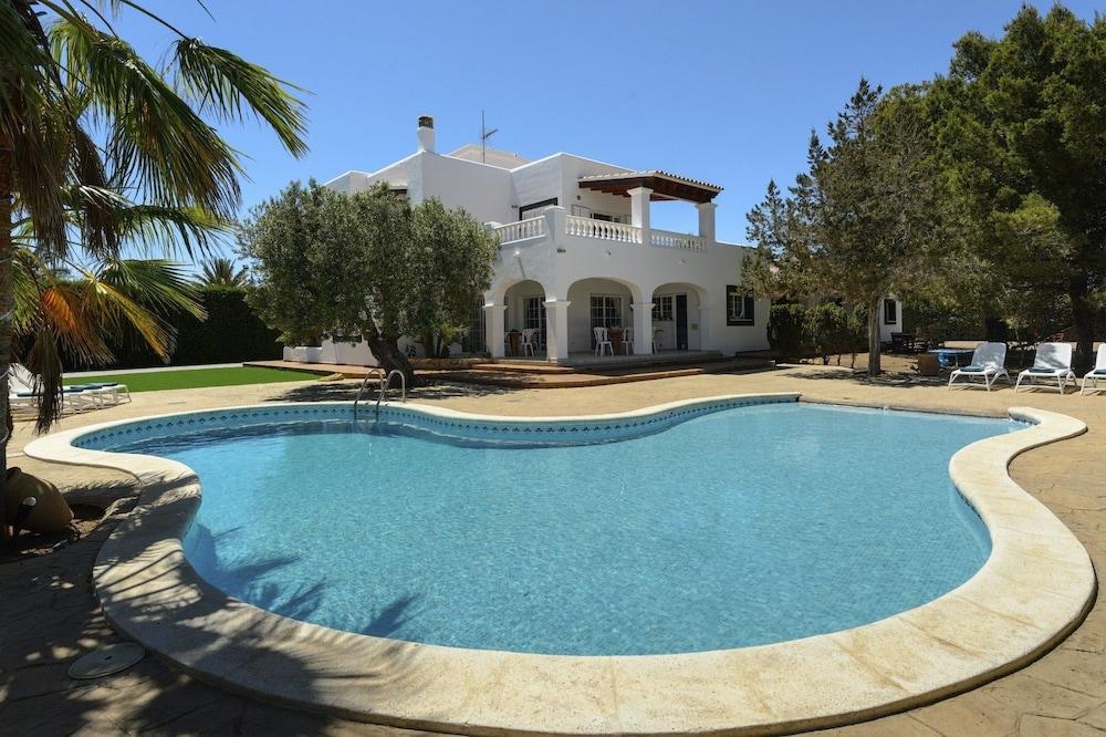 Villa Oasis Ibiza - Featured Image