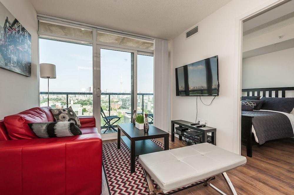 Life Suites Soho 2 Bed - 2 Bath CN Tower View - Featured Image
