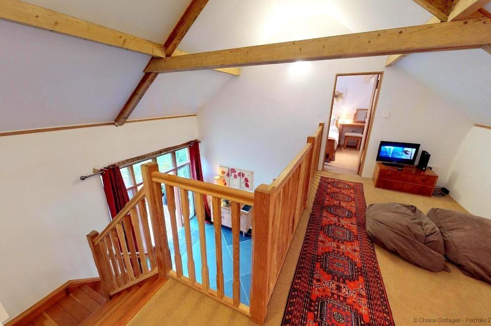 Buckland Brewer COB Barn 2 Bedrooms - Featured Image