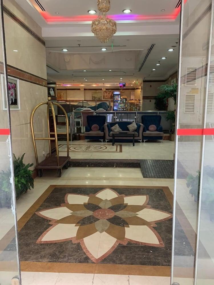 Manarat Al Taj Hotel - Lobby