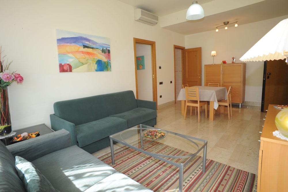 Lux Appartamenti - Apartment - Living Area