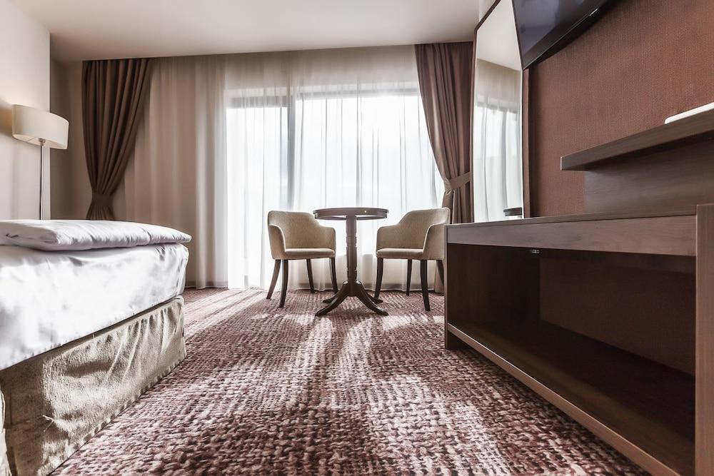 Grand Hotel Belvedere Brasov - Room