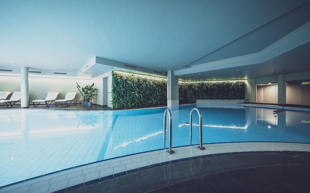 Hotel Waldhuus Davos - Indoor Pool