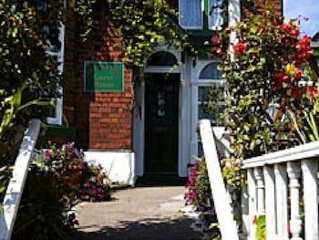 Greenbank Guest House - Featured Image