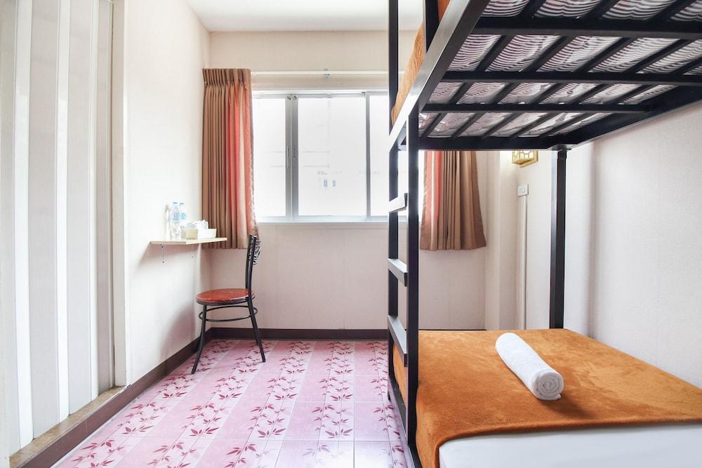 OYO 537 Na Banglampoo Hotel - Room